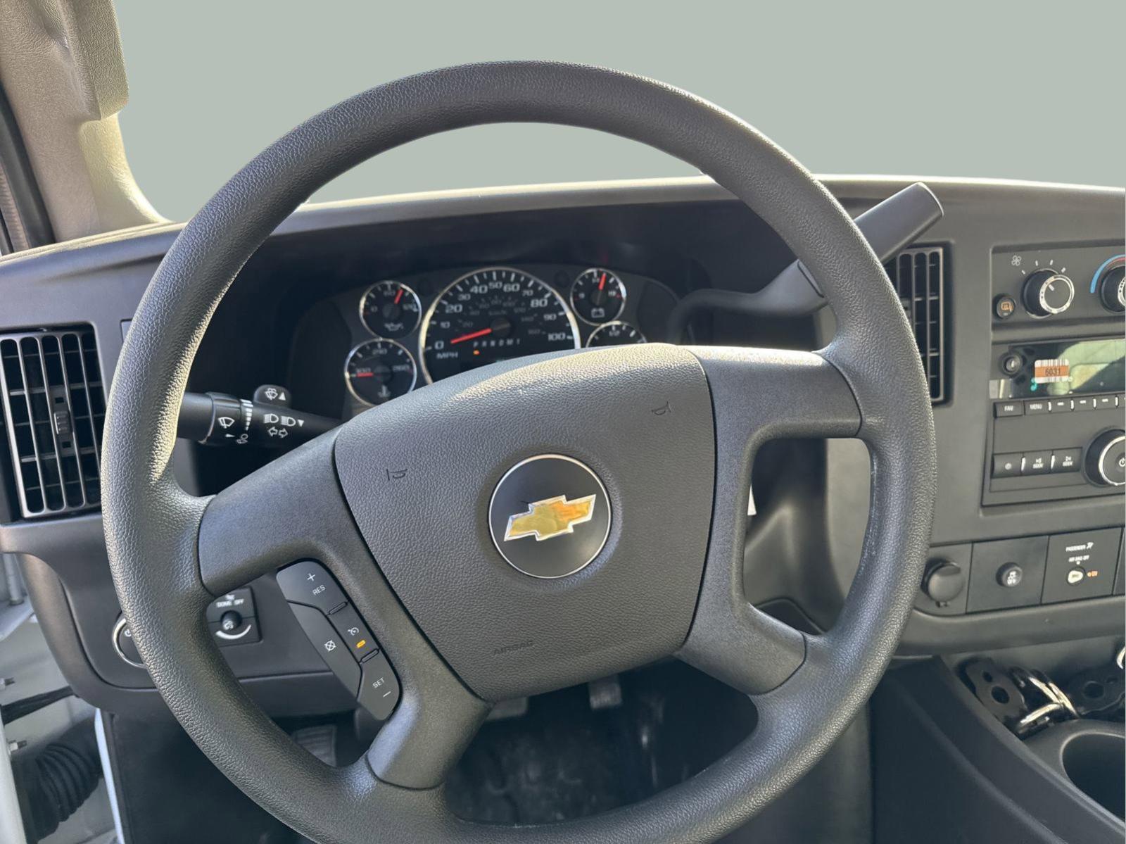 2024 Chevrolet Express Cargo 2500 Vehicle Photo in GEORGETOWN, TX 78626-7508