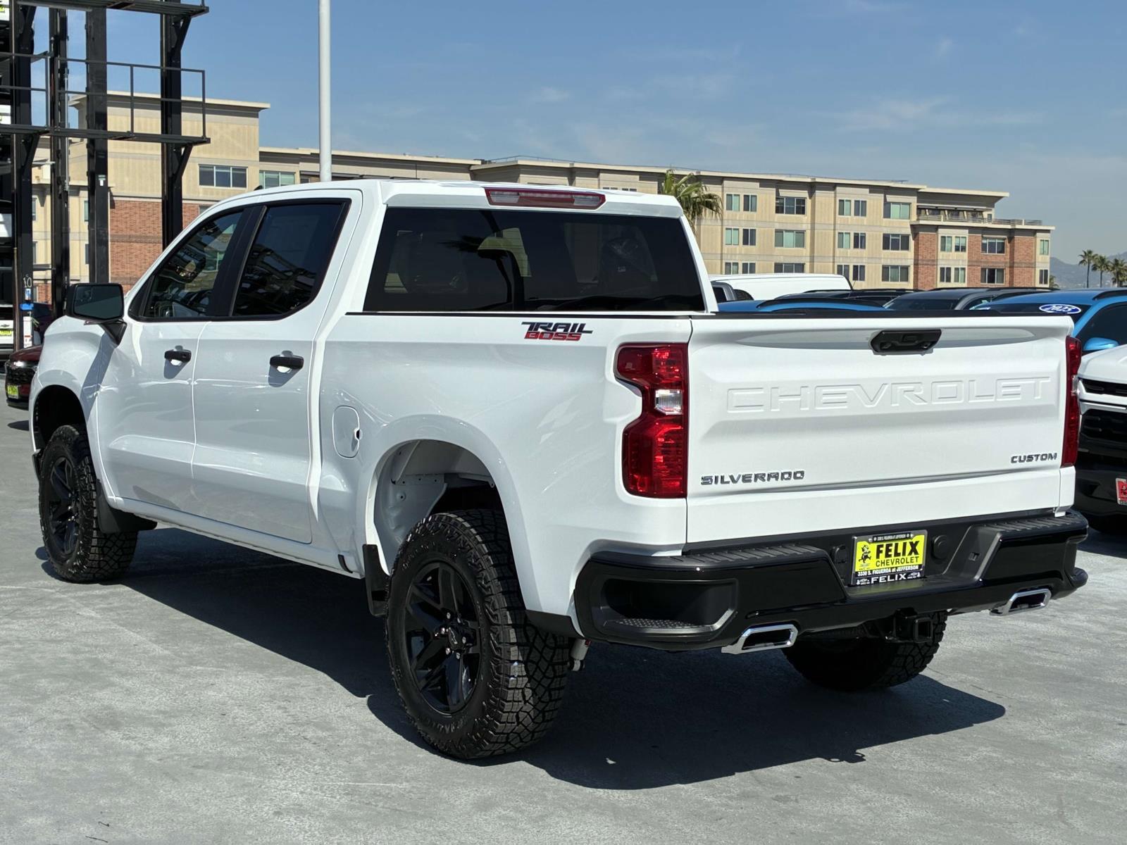 2025 Chevrolet Silverado 1500 Vehicle Photo in LOS ANGELES, CA 90007-3794