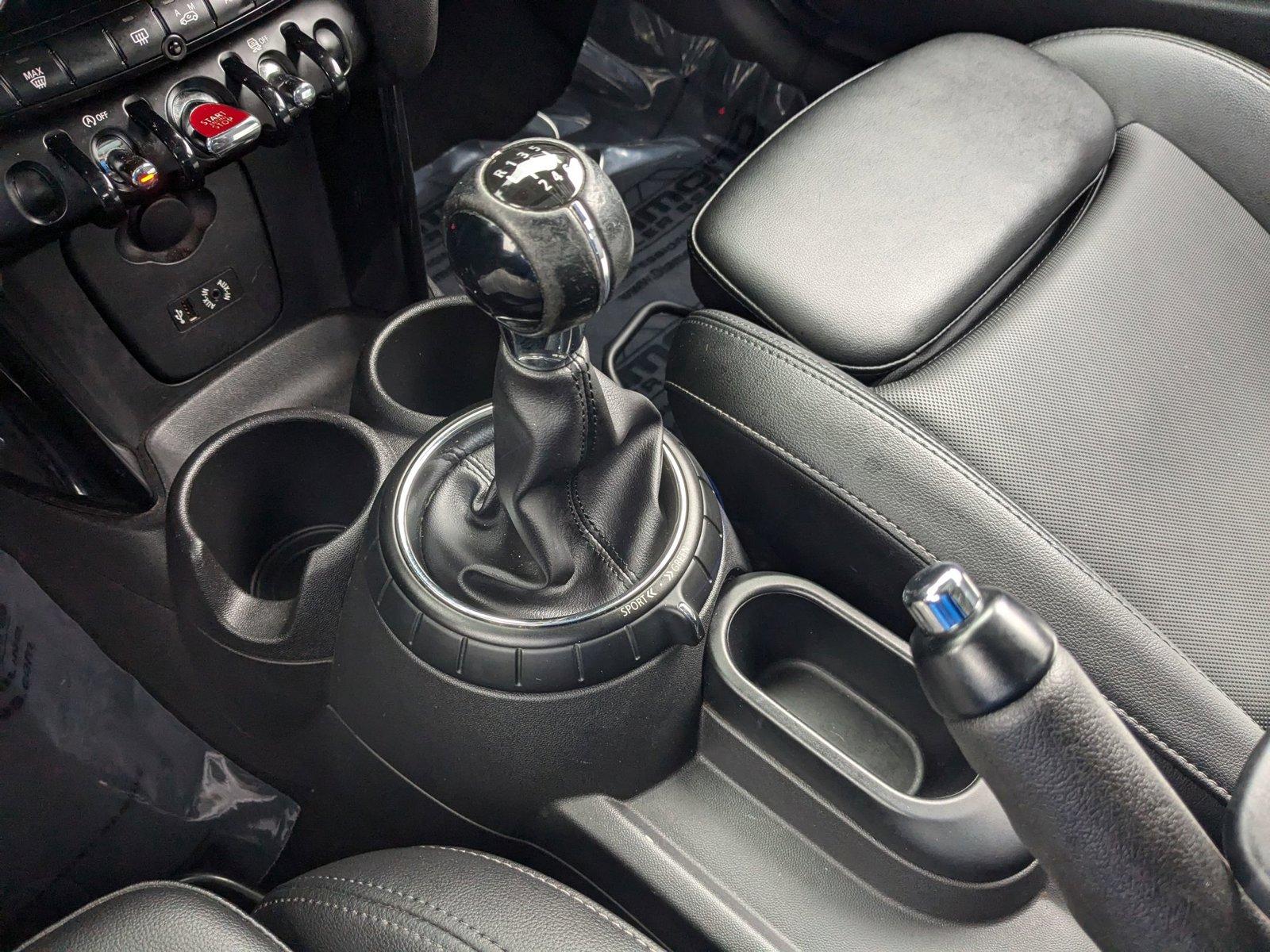 2015 MINI Cooper S Hardtop Vehicle Photo in Towson, MD 21204