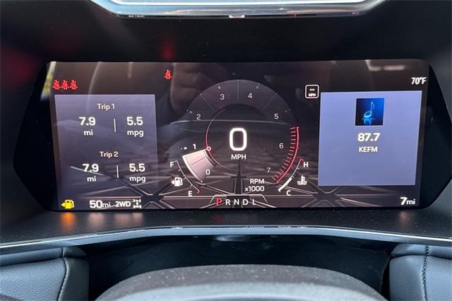2025 GMC Canyon Vehicle Photo in ELK GROVE, CA 95757-8703