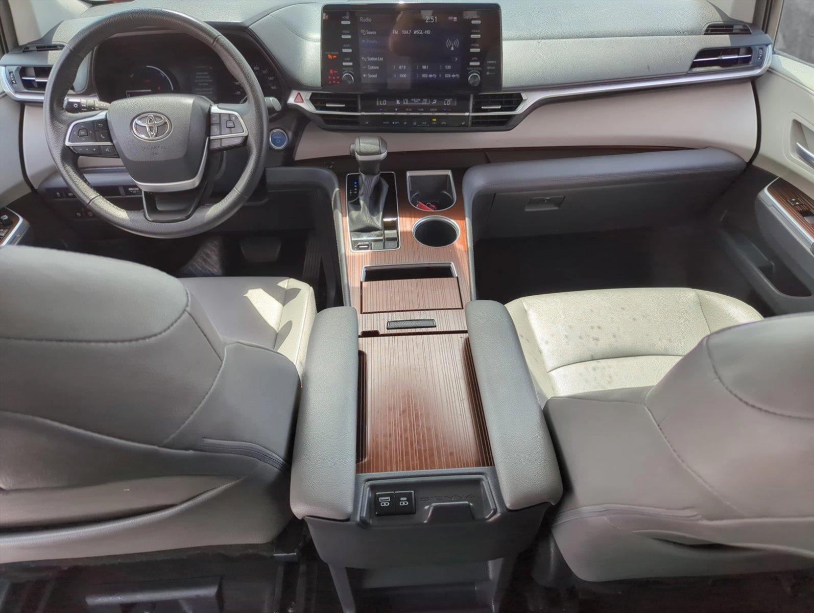 2023 Toyota Sienna Vehicle Photo in Ft. Myers, FL 33907