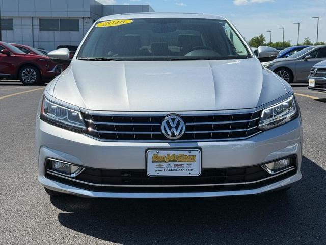 2016 Volkswagen Passat Vehicle Photo in COLUMBIA, MO 65203-3903
