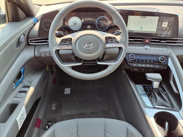 2025 Hyundai ELANTRA Vehicle Photo in Peoria, IL 61615