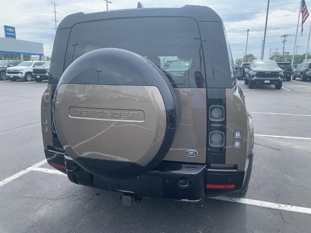 2023 Defender Vehicle Photo in GREEN BAY, WI 54304-5303