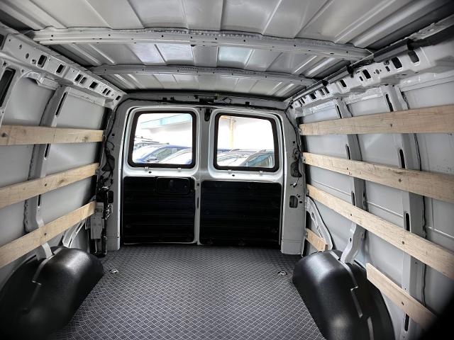 2023 GMC Savana Cargo Van Vehicle Photo in Roslyn, NY 11576