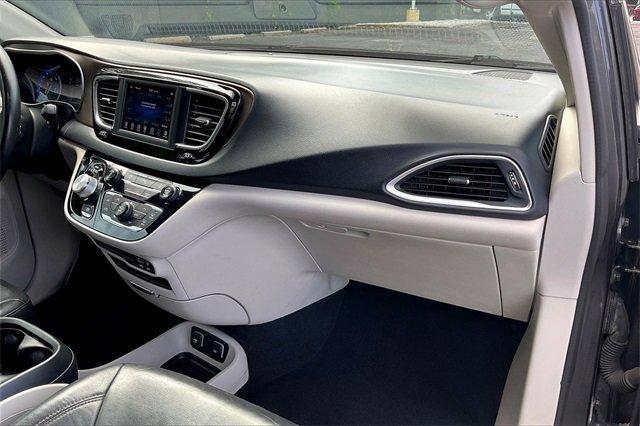 2018 Chrysler Pacifica Vehicle Photo in INDEPENDENCE, MO 64055-1314