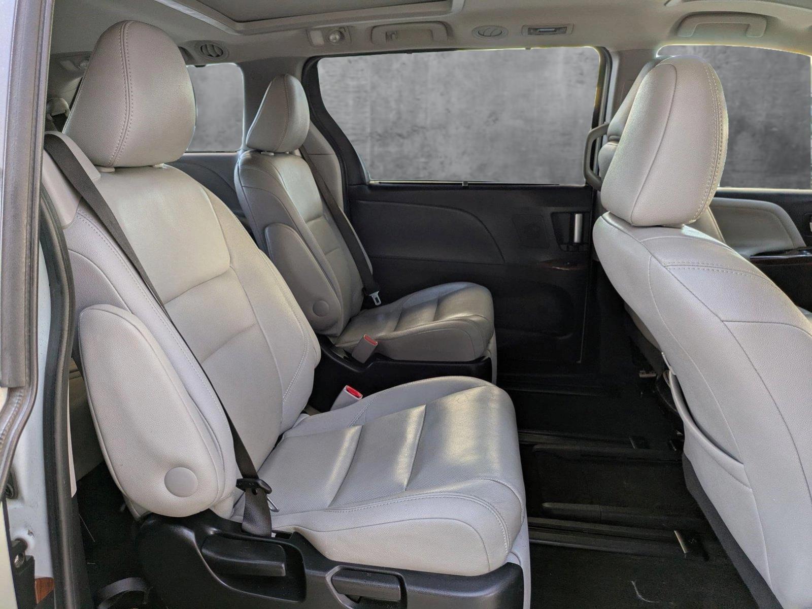 2017 Toyota Sienna Vehicle Photo in Tustin, CA 92782