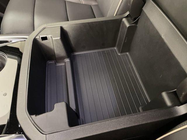 2025 Chevrolet Suburban Vehicle Photo in PHOENIX, AZ 85014-3381