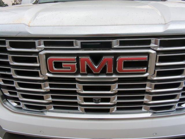 2025 GMC Yukon XL Vehicle Photo in ALBERTVILLE, AL 35950-0246