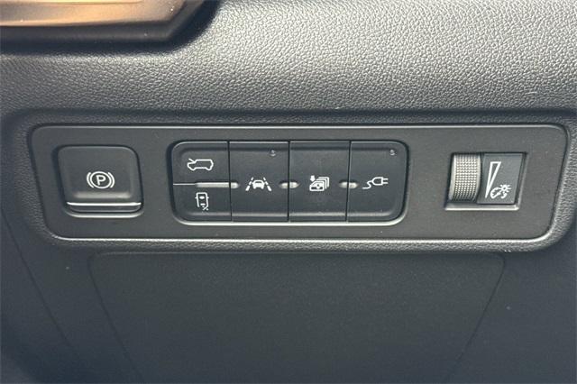 2025 GMC HUMMER EV SUV Vehicle Photo in ELK GROVE, CA 95757-8703