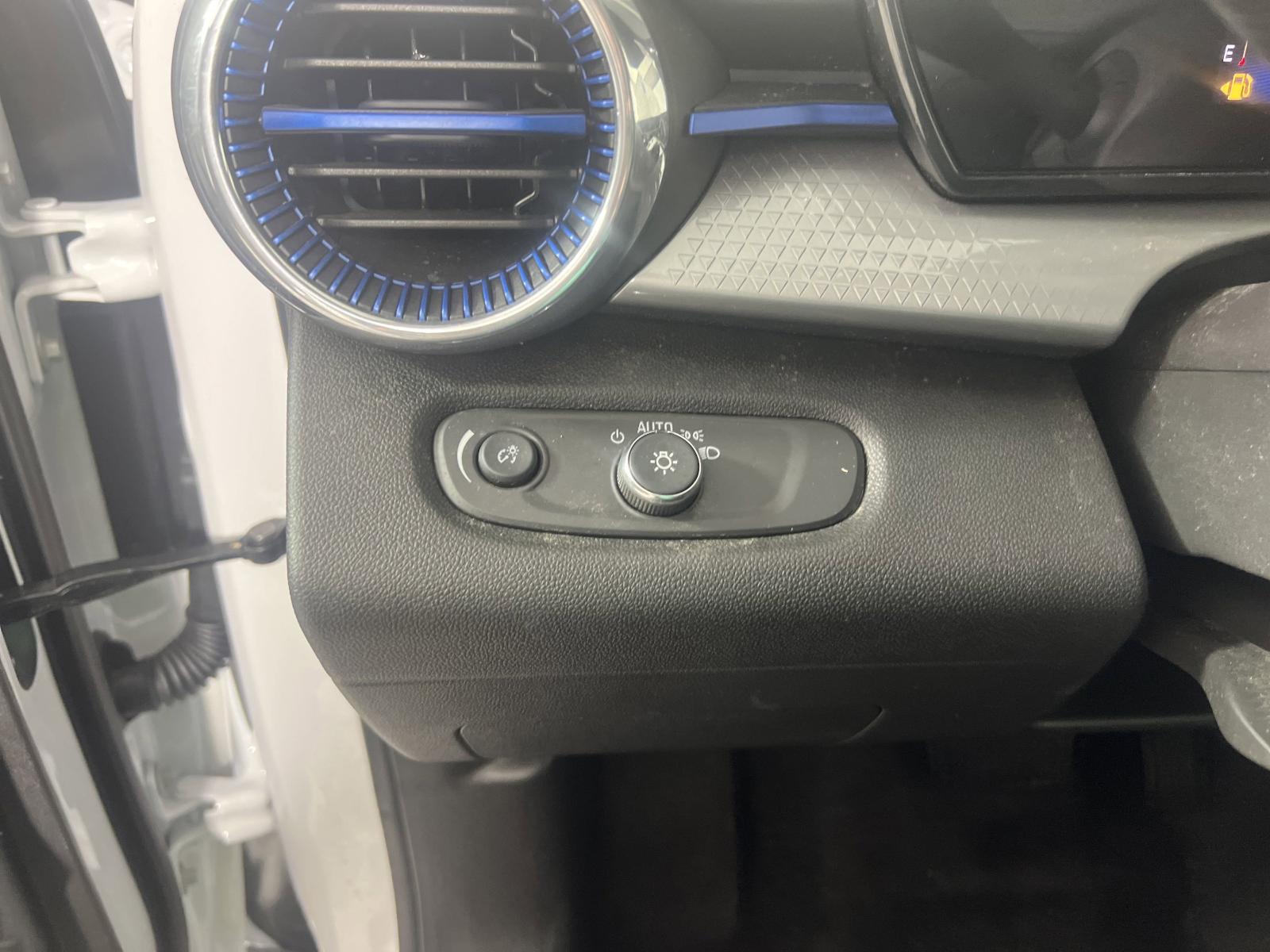 2025 Chevrolet Trax Vehicle Photo in GEORGETOWN, TX 78626-7508
