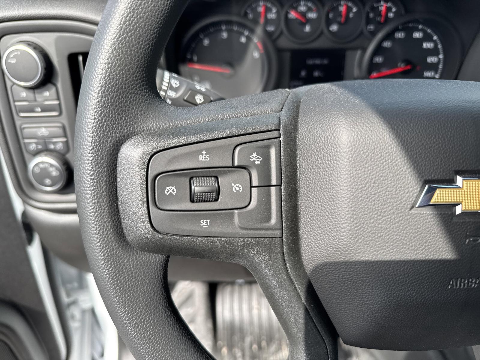 2025 Chevrolet Silverado 3500 HD Chassis Cab Vehicle Photo in GEORGETOWN, TX 78626-7508