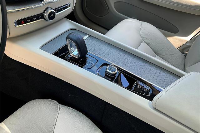 2025 Volvo XC60 Plug-In Hybrid Vehicle Photo in Houston, TX 77007