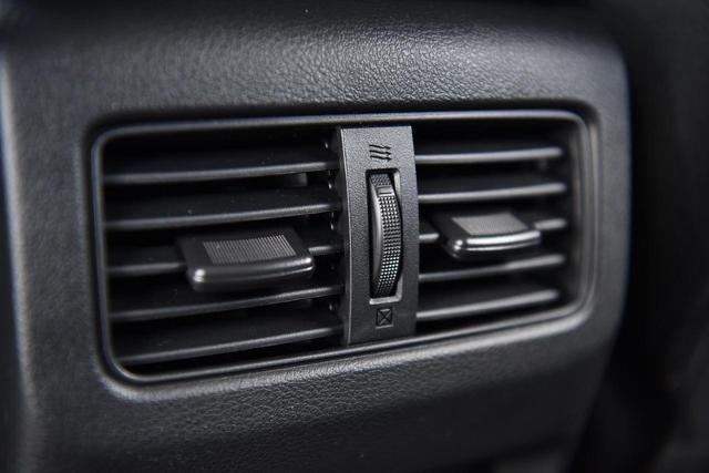2025 Nissan Rogue Vehicle Photo in Ballwin, MO 63011