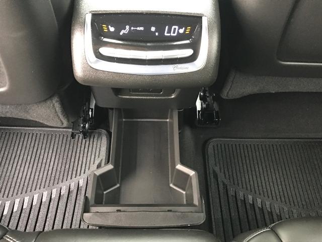 2024 Cadillac XT6 Vehicle Photo in GREEN BAY, WI 54303-3330