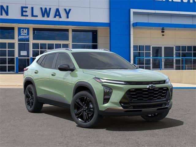 2025 Chevrolet Trax Vehicle Photo in ENGLEWOOD, CO 80113-6708