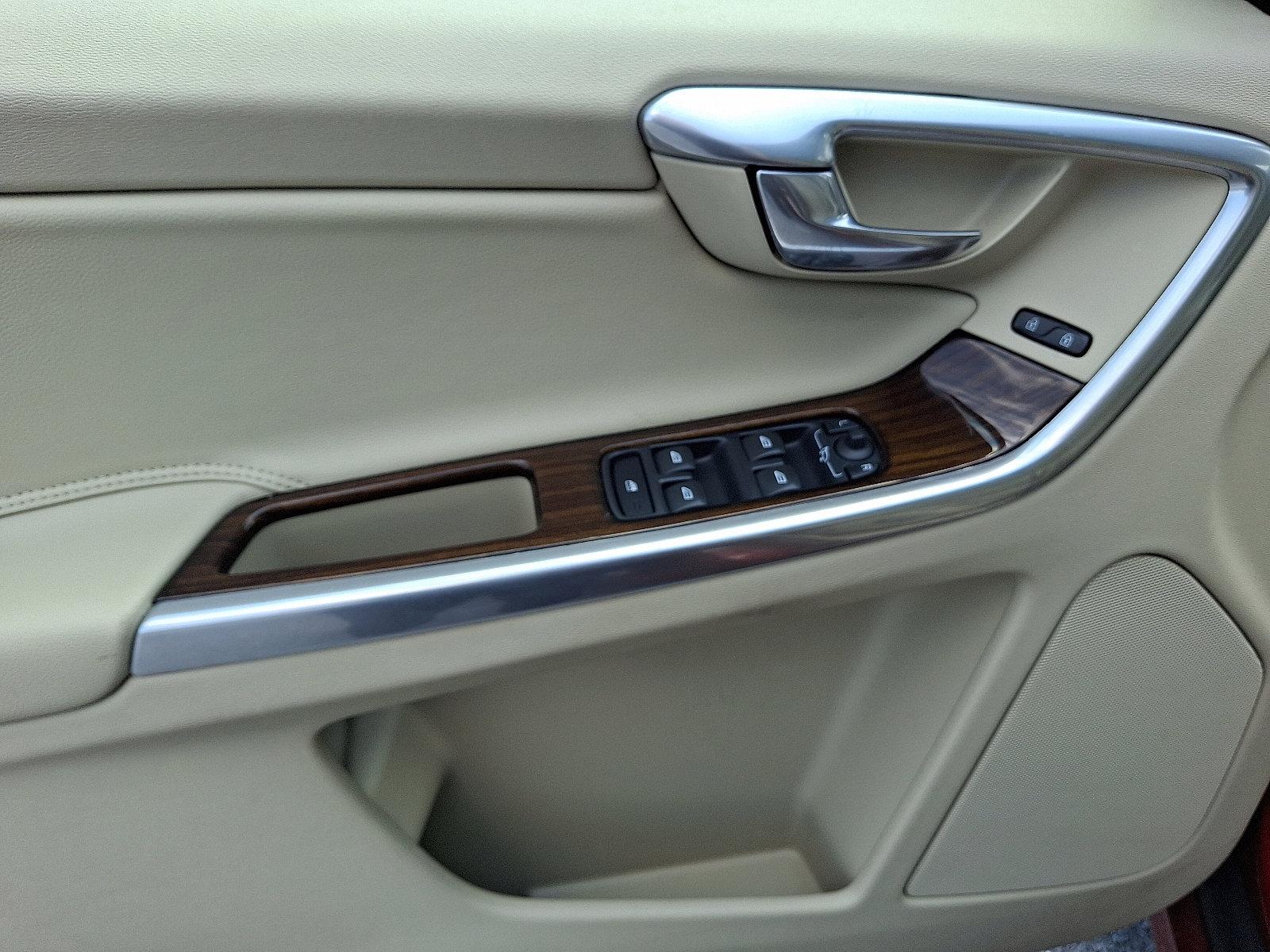 2015 Volvo XC60 Vehicle Photo in Harrisburg, PA 17111