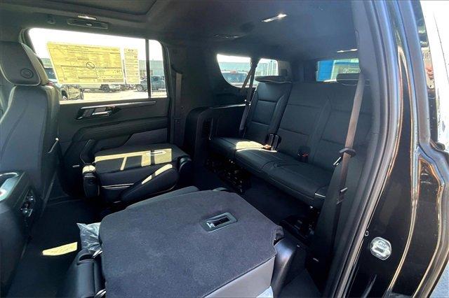 2025 Chevrolet Suburban Vehicle Photo in TOPEKA, KS 66609-0000