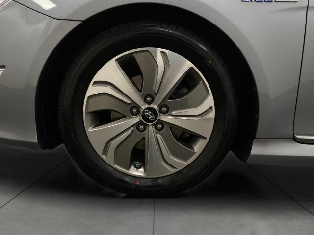 2014 Hyundai SONATA Hybrid Vehicle Photo in Appleton, WI 54913
