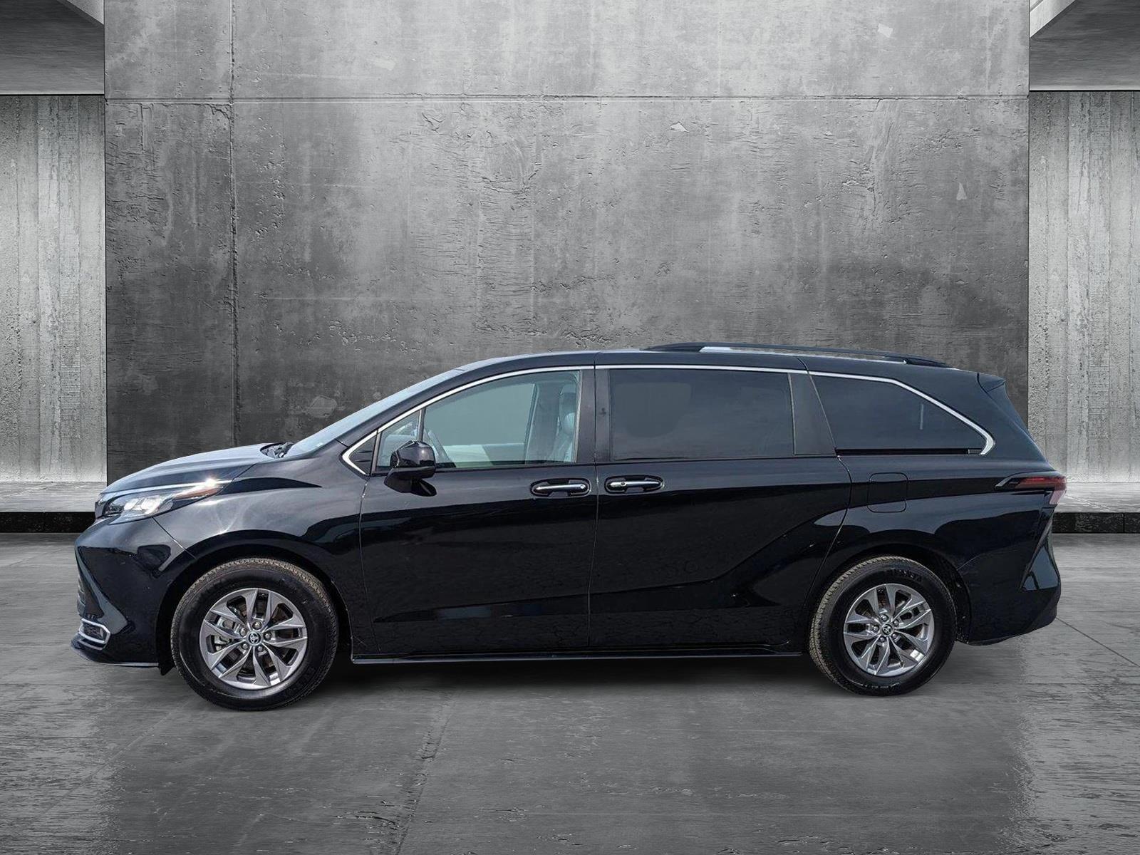 2023 Toyota Sienna Vehicle Photo in Spokane Valley, WA 99212