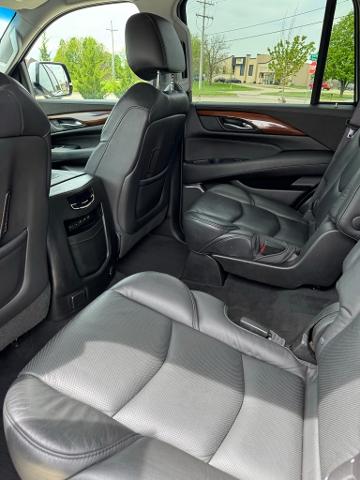 2017 Cadillac Escalade Vehicle Photo in Peoria, IL 61615