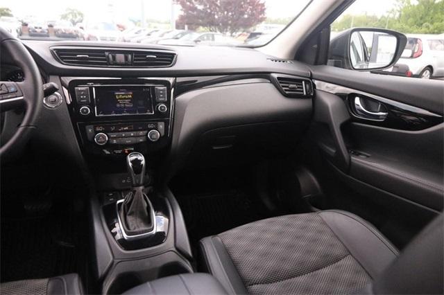 2022 Nissan Rogue Sport Vehicle Photo in Hazelwood, MO 63042
