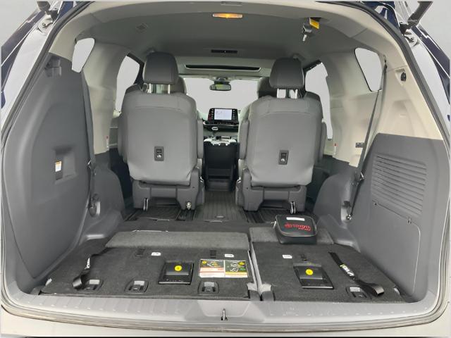 2021 Toyota Sienna Vehicle Photo in Oshkosh, WI 54904