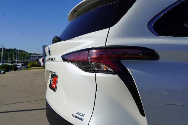 2021 Toyota Sienna Vehicle Photo in Riverdale, UT 84405