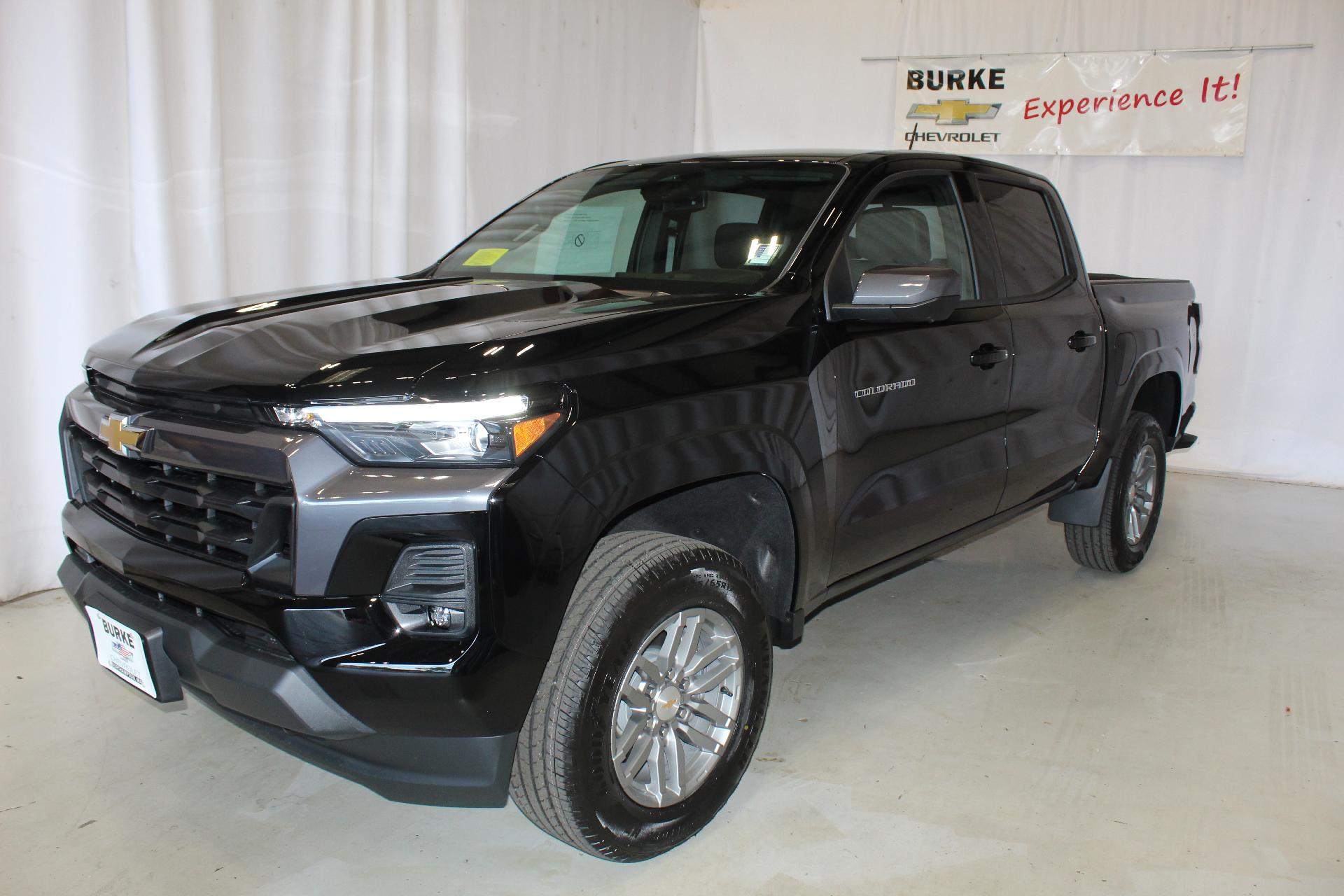 2025 Chevrolet Colorado Vehicle Photo in NORTHAMPTON, MA 01060-1120