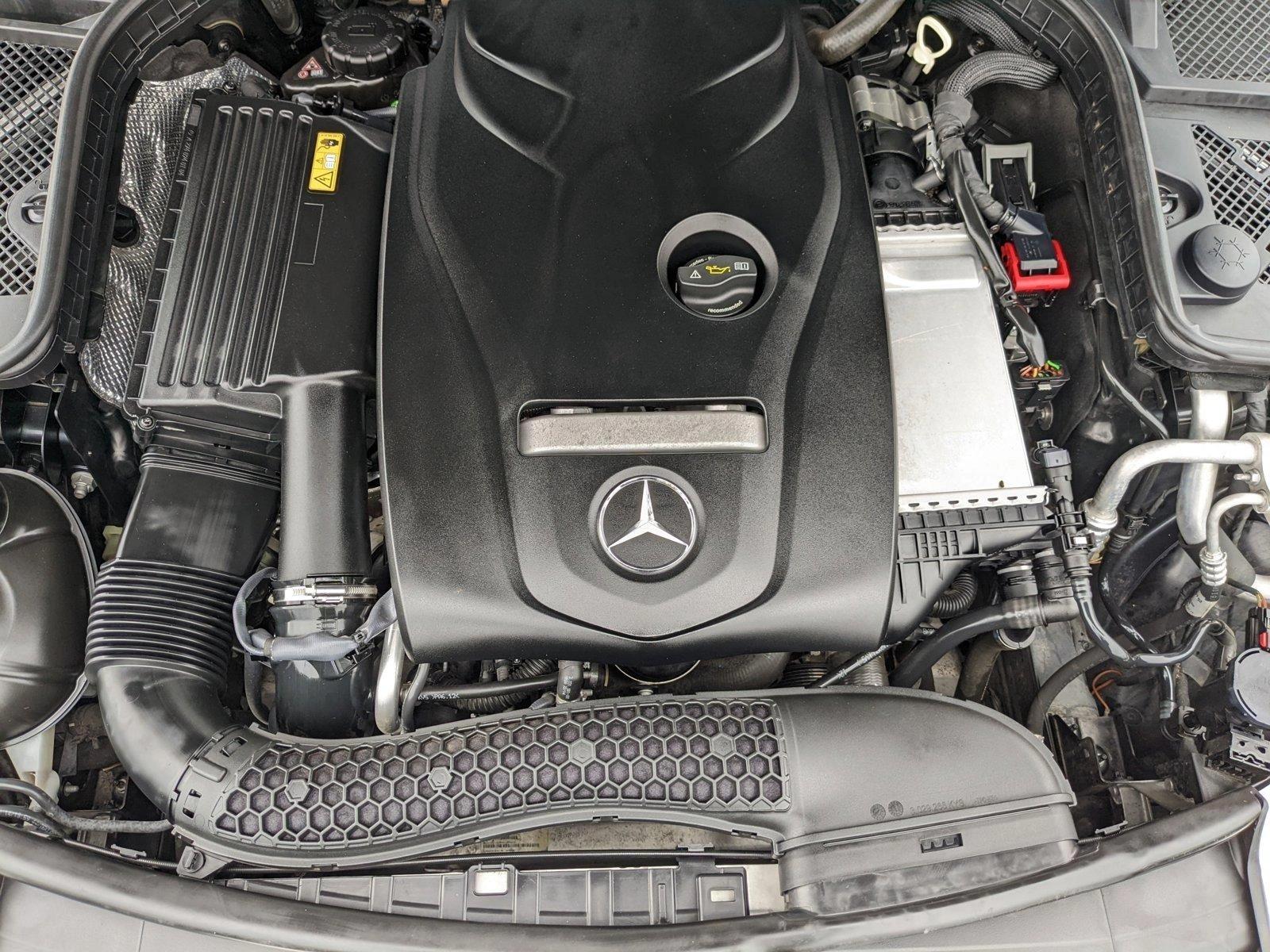 2015 Mercedes-Benz C-Class Vehicle Photo in VALENCIA, CA 91355-1705