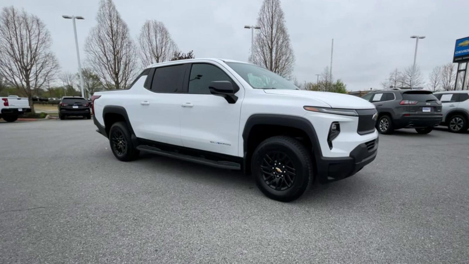 2024 Chevrolet Silverado EV Vehicle Photo in BENTONVILLE, AR 72712-4322