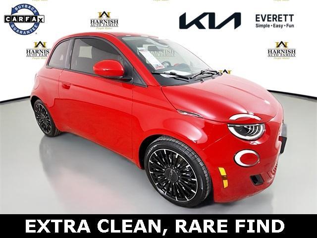 2024 FIAT 500e Vehicle Photo in Everett, WA 98204