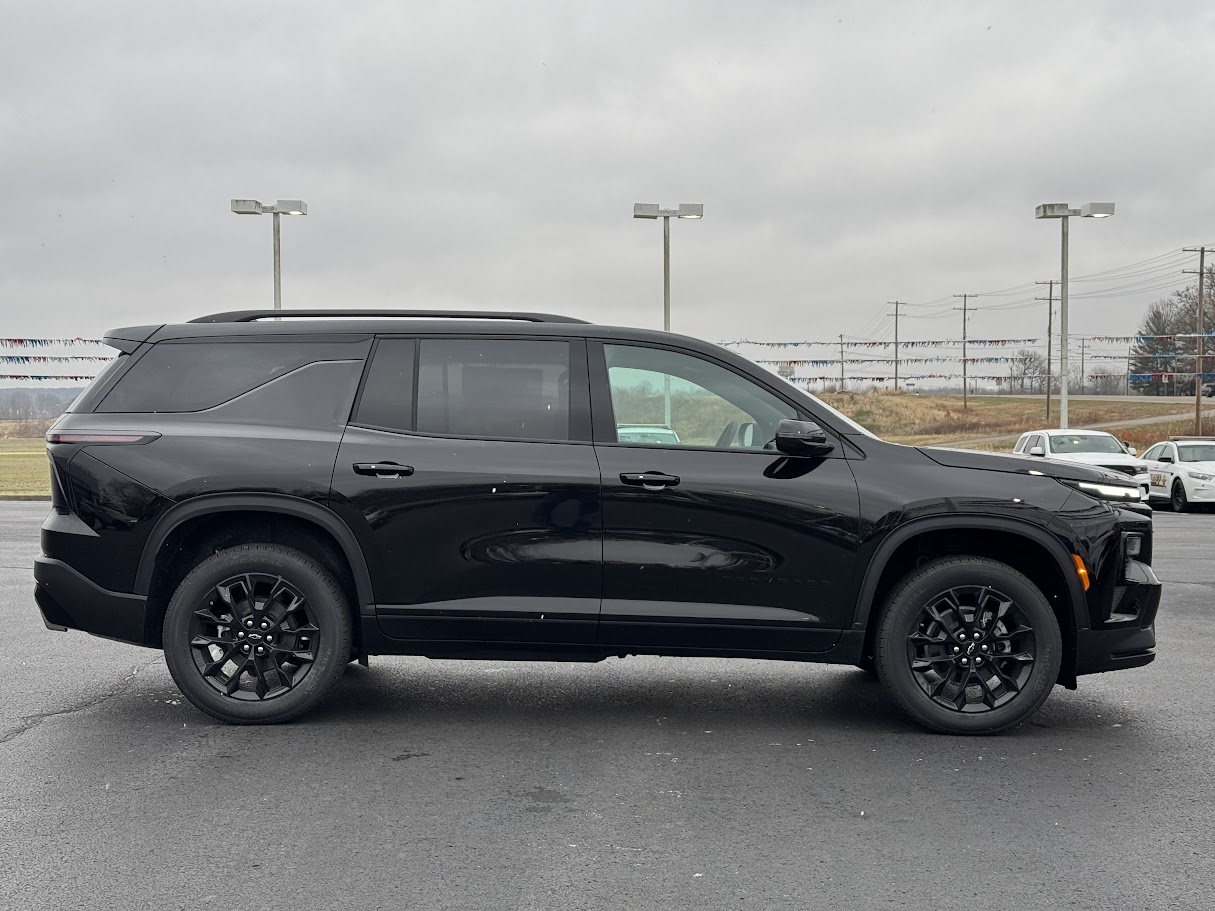 2025 Chevrolet Traverse Vehicle Photo in BOONVILLE, IN 47601-9633