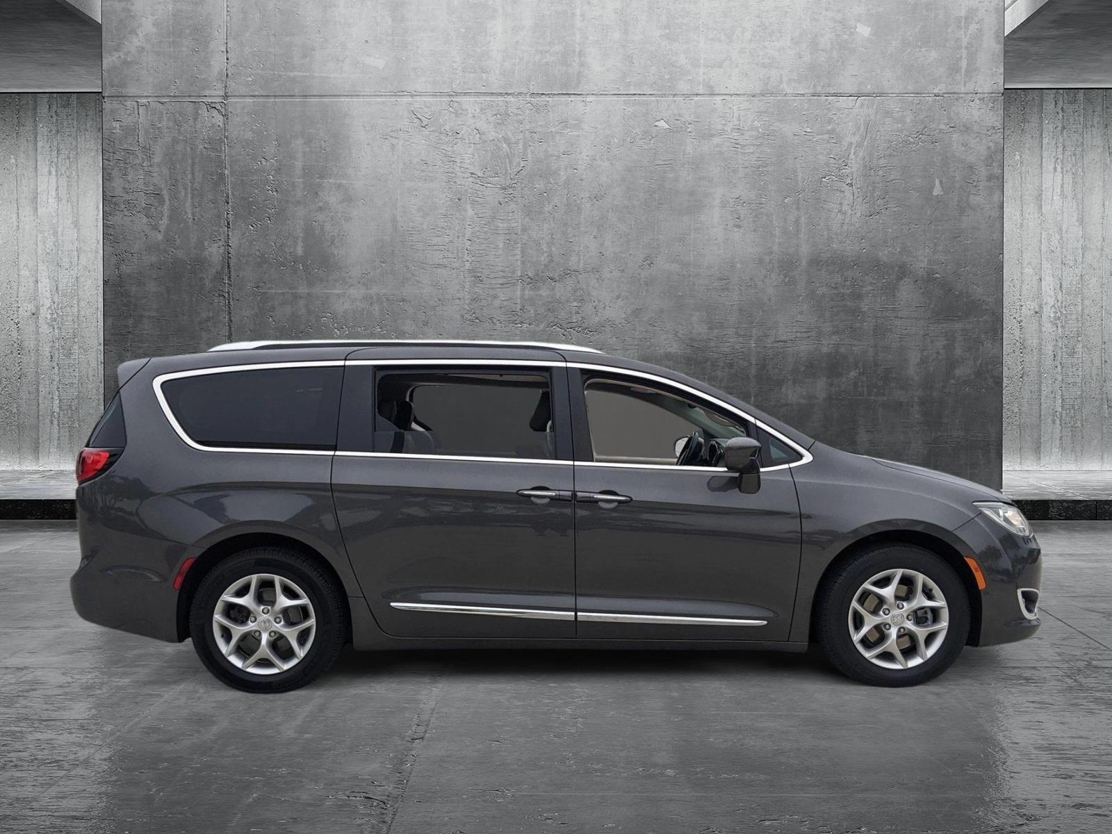 2019 Chrysler Pacifica Vehicle Photo in Davie, FL 33331