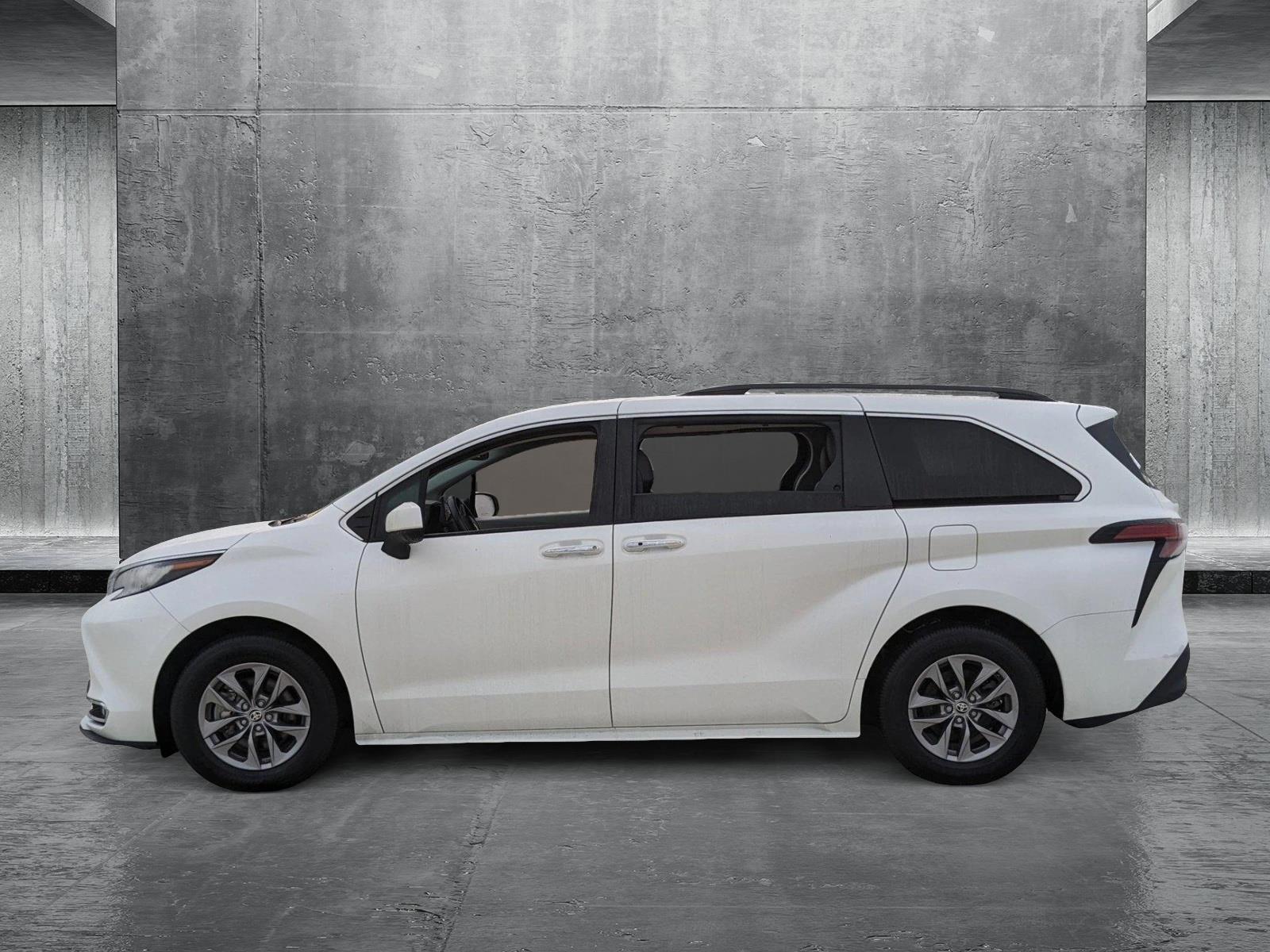 2021 Toyota Sienna Vehicle Photo in Davie, FL 33331