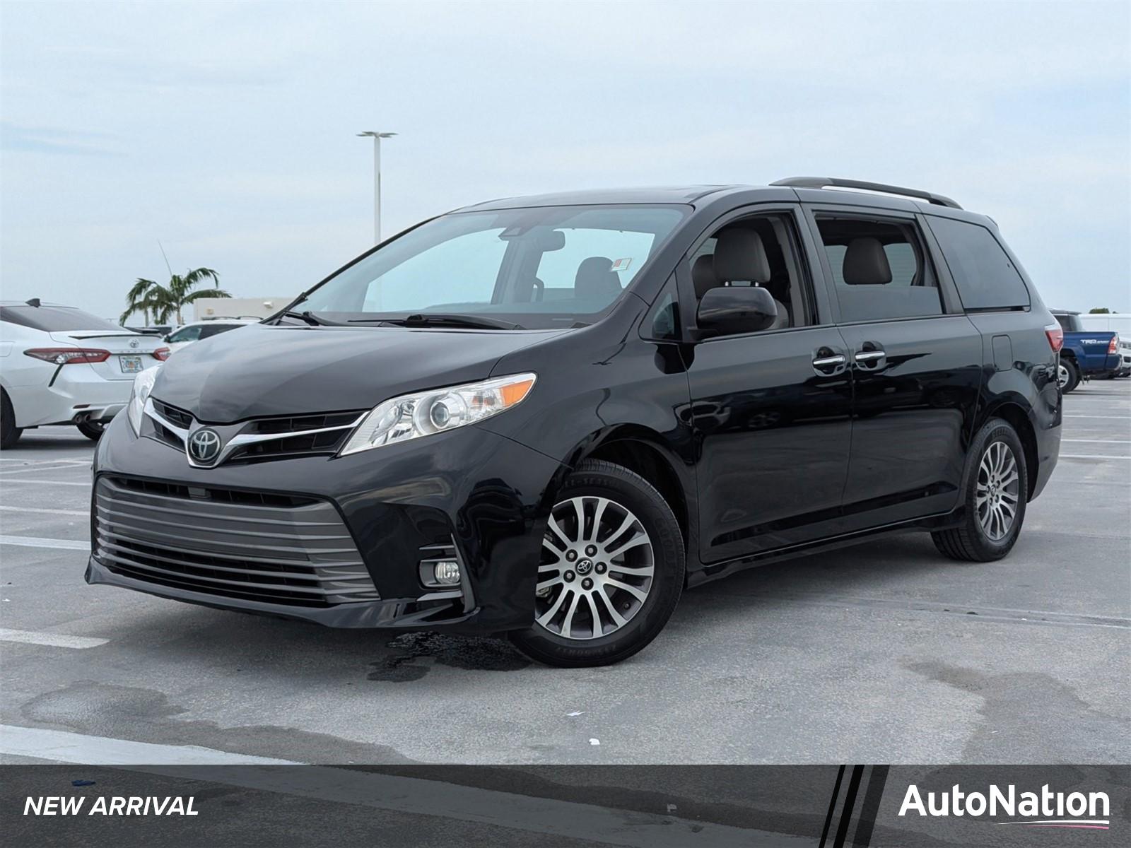 2019 Toyota Sienna Vehicle Photo in Ft. Myers, FL 33907