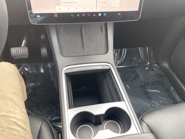2024 Tesla Model Y Vehicle Photo in MEDINA, OH 44256-9631