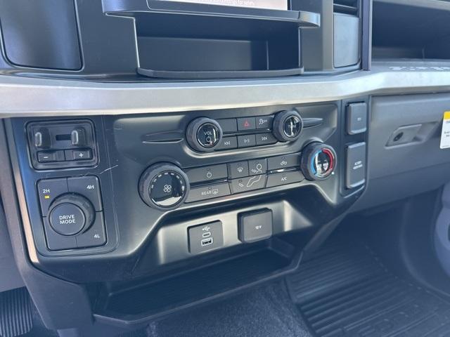 2025 Ford Super Duty F-450 DRW Vehicle Photo in Webster, MA 01570-1415