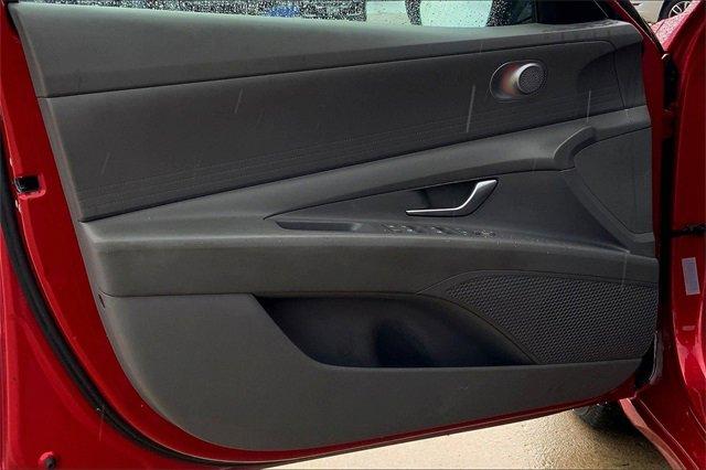 2021 Hyundai Elantra Vehicle Photo in TOPEKA, KS 66609-0000