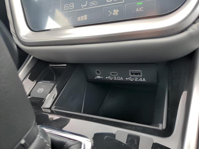 2025 Subaru Outback Vehicle Photo in Green Bay, WI 54304