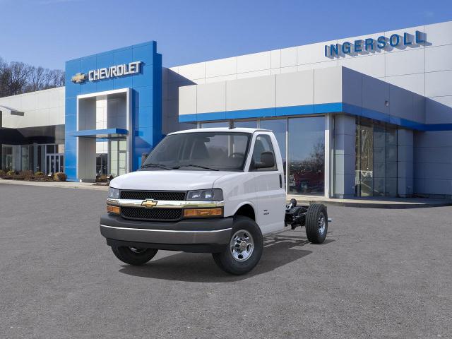 2025 Chevrolet Express Cutaway 3500 Vehicle Photo in DANBURY, CT 06810-5034