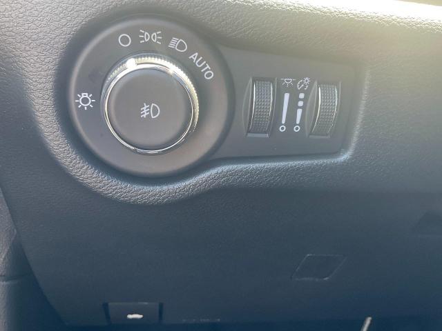 2025 Chrysler Pacifica Vehicle Photo in Kaukauna, WI 54130