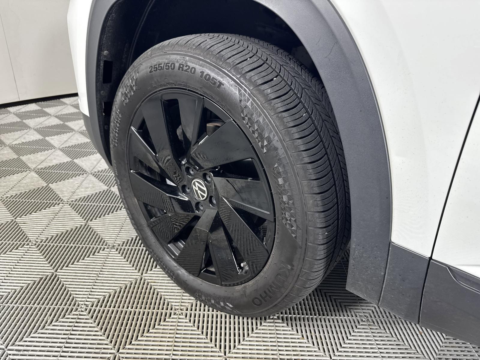 2024 Volkswagen Atlas Vehicle Photo in Georgetown, TX 78626
