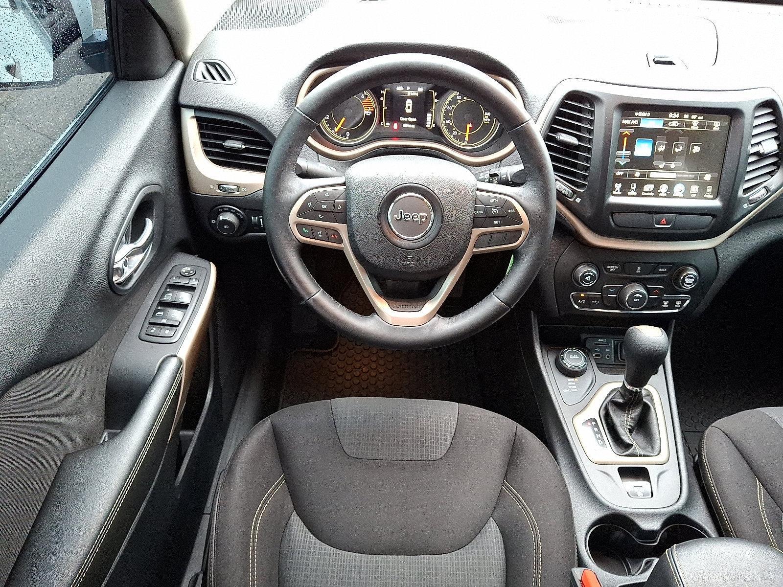 2017 Jeep Cherokee Vehicle Photo in Willow Grove, PA 19090
