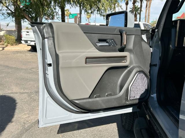 2025 GMC HUMMER EV SUV Vehicle Photo in GOODYEAR, AZ 85338-1310