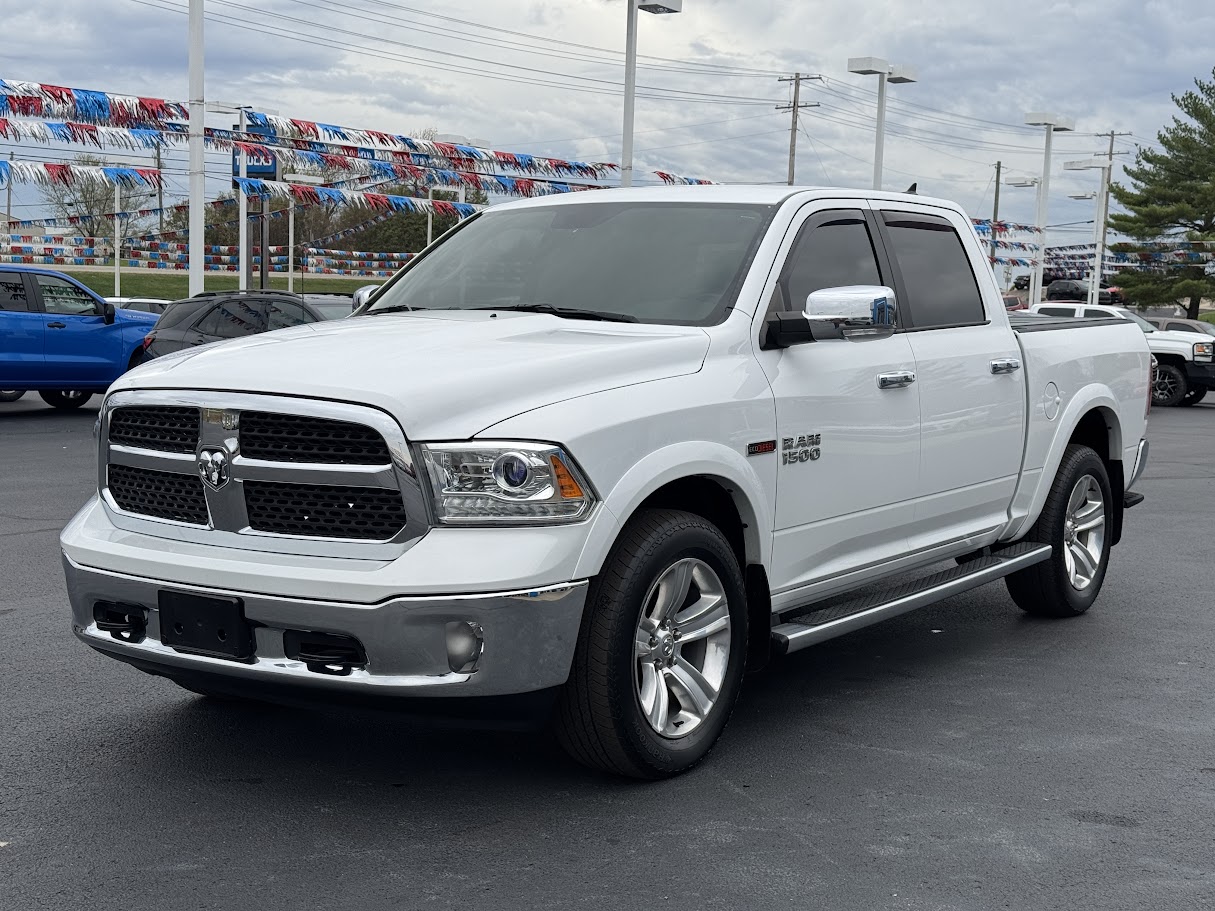 2016 Ram 1500 Vehicle Photo in BOONVILLE, IN 47601-9633