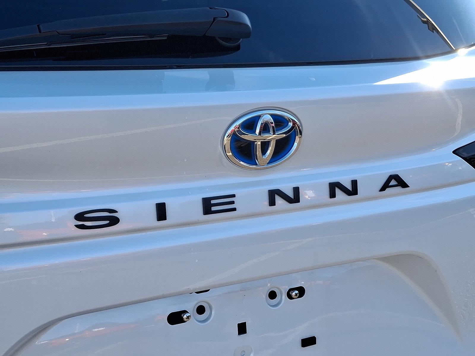 2023 Toyota Sienna Vehicle Photo in Trevose, PA 19053