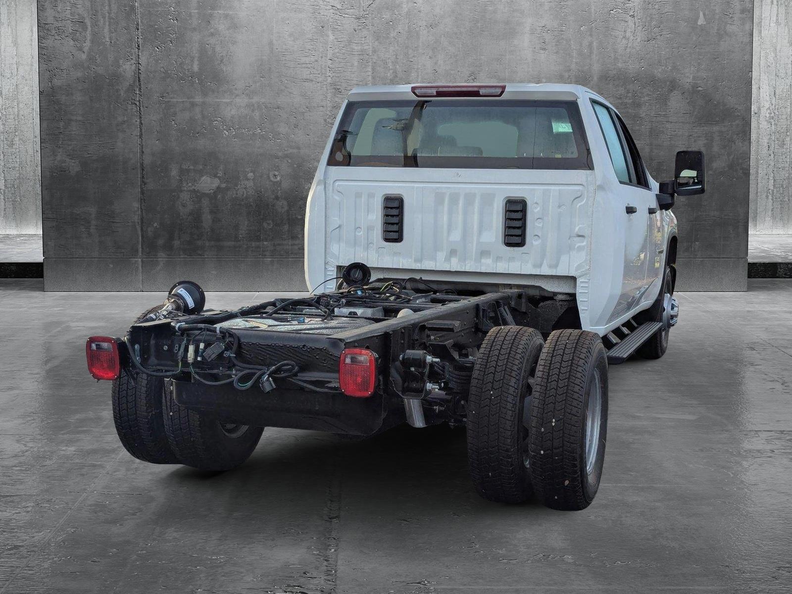 2025 Chevrolet Silverado 3500 HD Chassis Cab Vehicle Photo in GREENACRES, FL 33463-3207