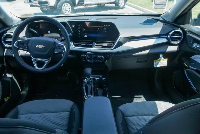 2025 Chevrolet Trax Vehicle Photo in VENTURA, CA 93003-8585