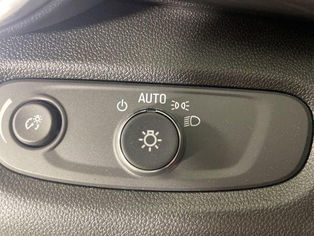 2025 Chevrolet Trax Vehicle Photo in PHOENIX, AZ 85014-3381